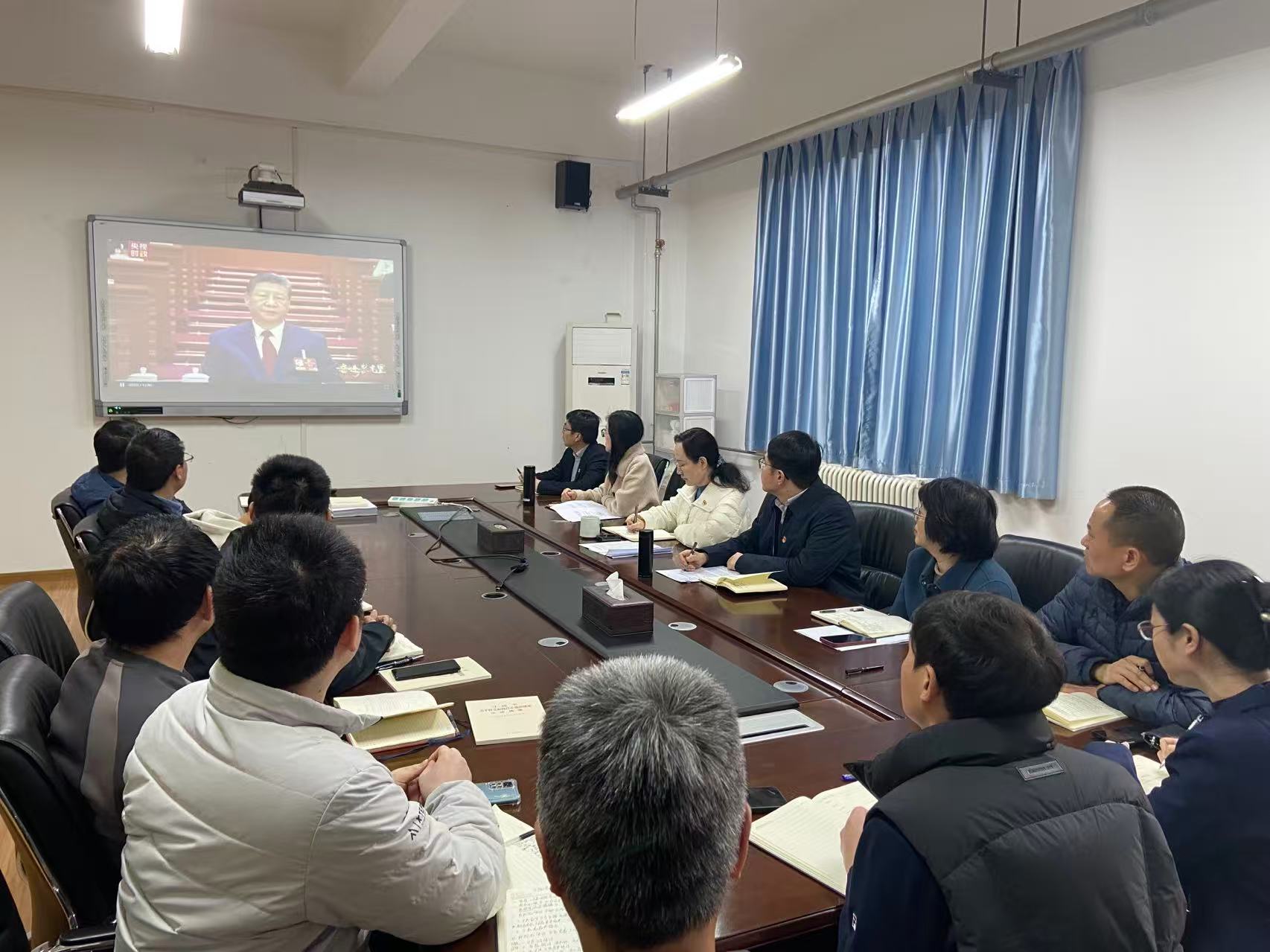 建筑环境工程学院召开党委理论学习中心组（扩大）学习会